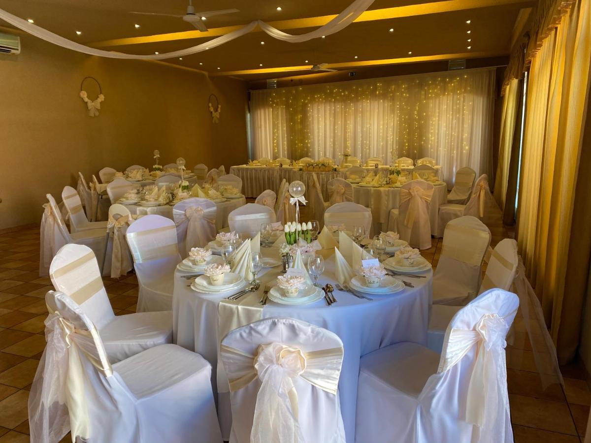 Bed & Breakfast Malom Club Panzio Baja