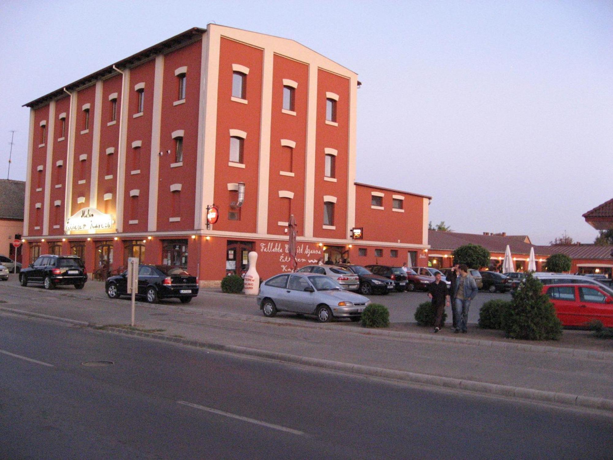 Malom Club Panzio Baja
