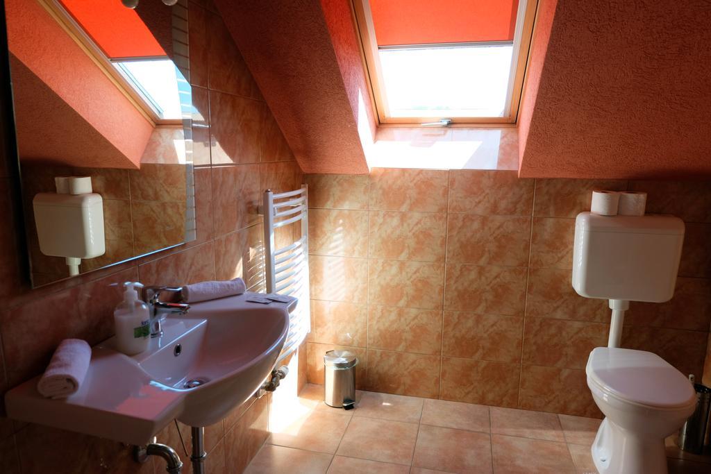 Bed & Breakfast Malom Club Panzio